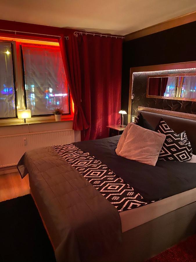 Chez-Ronny Hotel Hamburg Ngoại thất bức ảnh