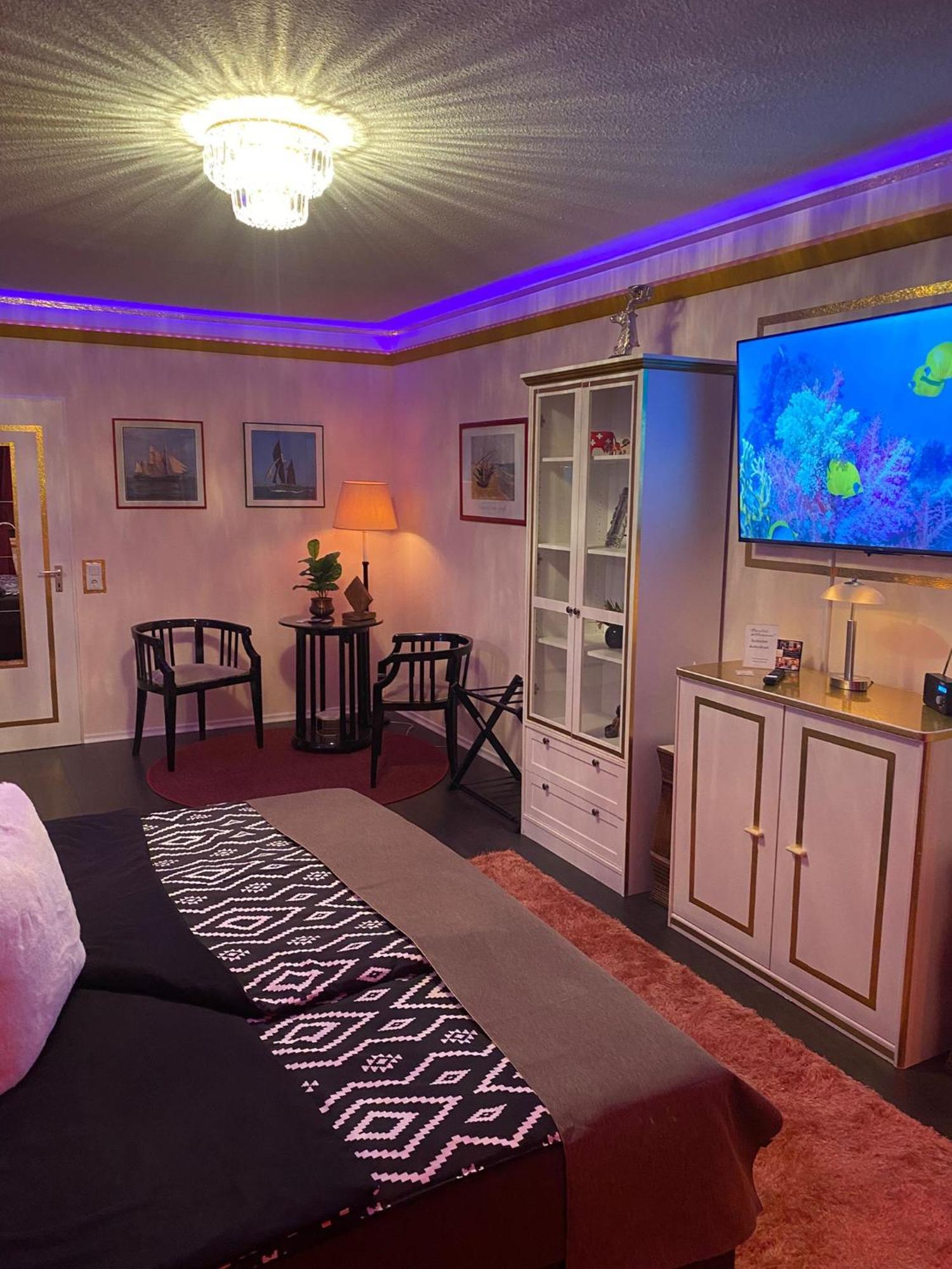 Chez-Ronny Hotel Hamburg Ngoại thất bức ảnh